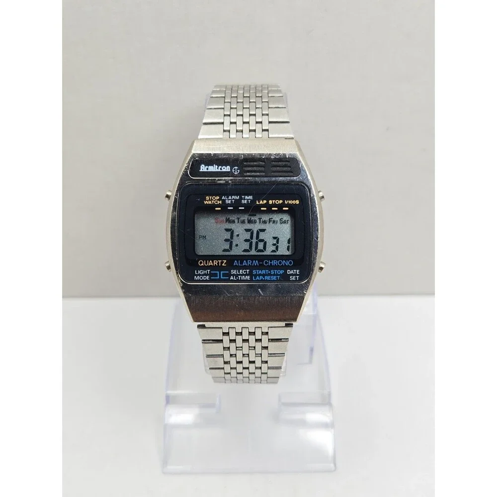 Vintage Armitron M199 40/6174-5 Alarm Chrono Digital LCD Mens Watch New Battery